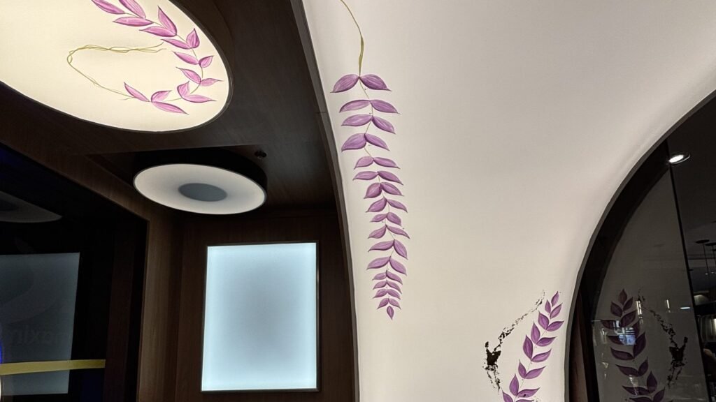 Tela desenhada à mão Maxime — projeto exclusivo com design artístico