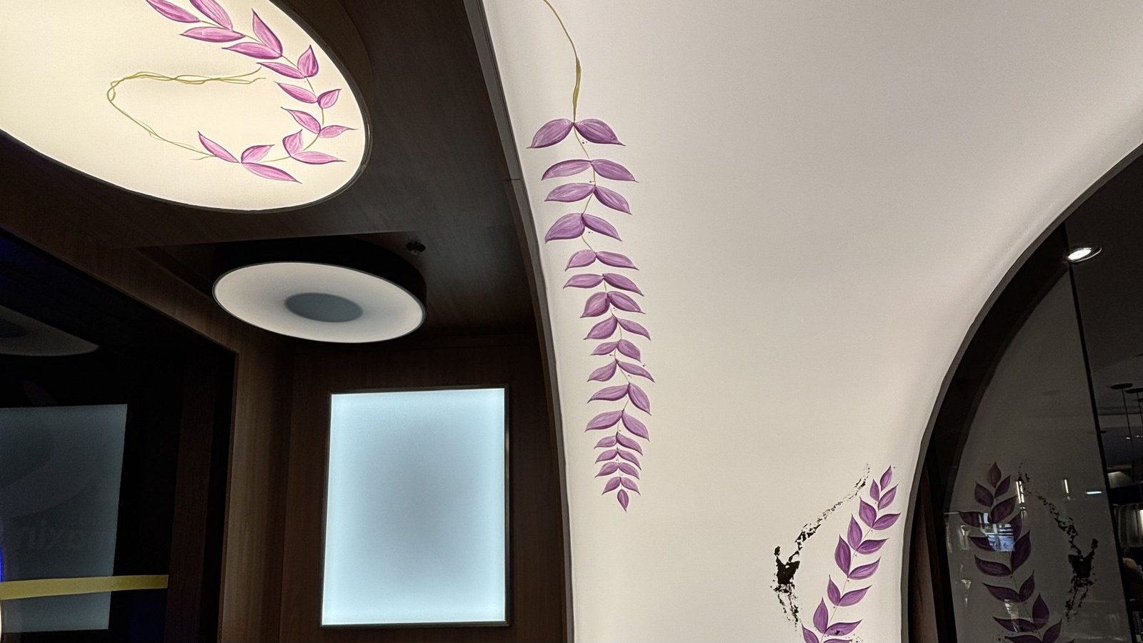 Tela desenhada à mão Maxime — projeto exclusivo com design artístico